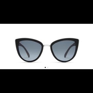 Adorable Quay sunglasses